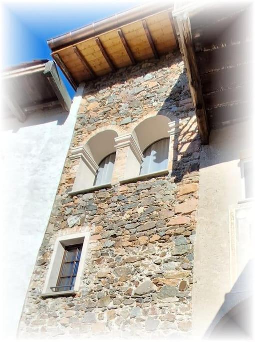 Antica Torre Del Castello Casa Ceresiana Villa Carabietta Exteriör bild